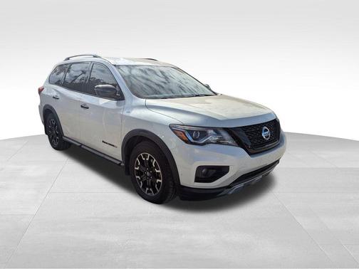 2019 Nissan Pathfinder SV