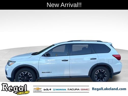 2019 Nissan Pathfinder SV