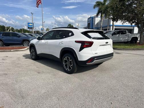2025 Chevrolet Trax LT