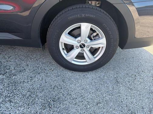 Metal 2025 Kia Sorento LX