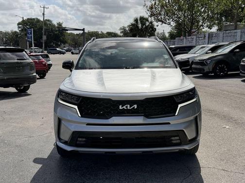 Sparkling Silver 2022 Kia Sorento SX