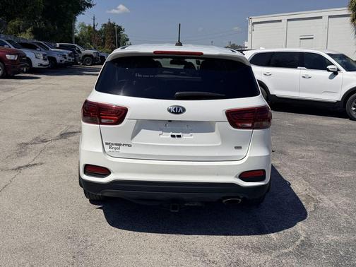 Snow White Pearl 2019 Kia Sorento LX
