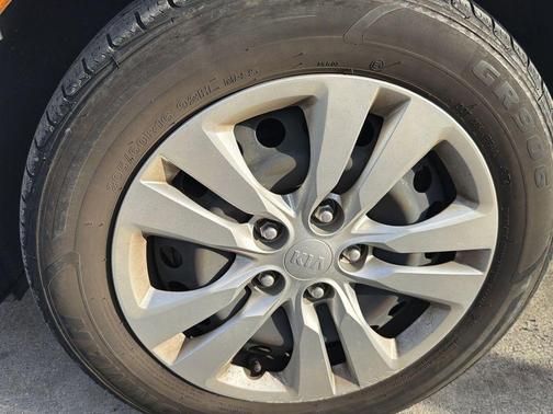 Snow White Pearl 2021 Kia Soul LX