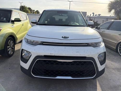 Snow White Pearl 2021 Kia Soul LX
