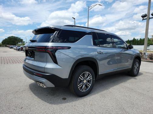 Sterling Gray Metallic 2026 Chevrolet Traverse LT