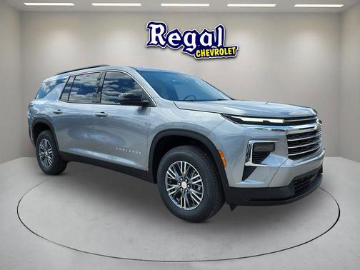 Sterling Gray Metallic 2026 Chevrolet Traverse LT