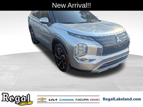 2023 Mitsubishi Outlander SE