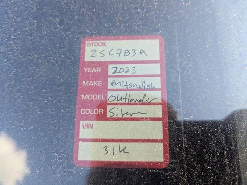 2023 Mitsubishi Outlander SE