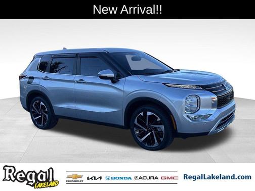 2023 Mitsubishi Outlander SE