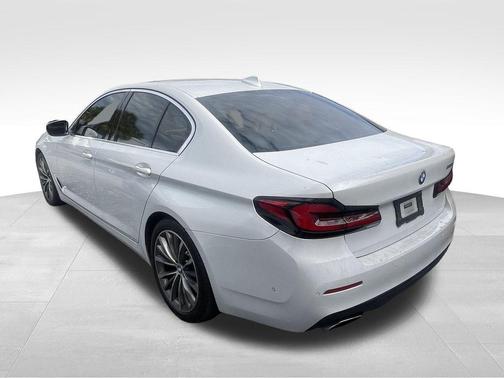2021 BMW 530 i