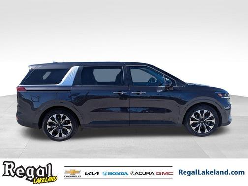 2023 Kia Carnival EX