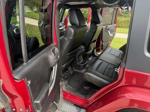 2012 Jeep Wrangler Unlimited Sahara