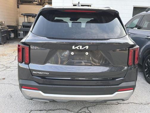 Metal 2025 Kia Sorento S