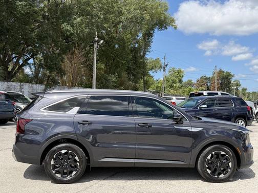 Metal 2025 Kia Sorento S