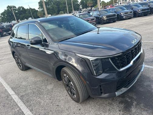 Metal 2025 Kia Sorento S