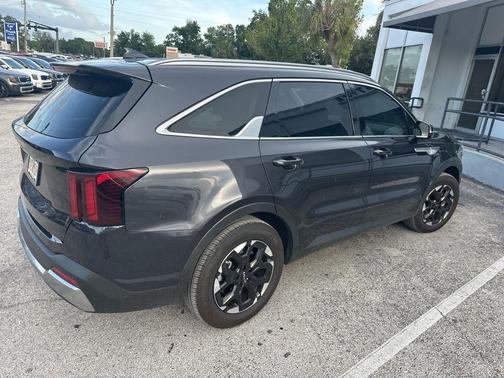 Metal 2025 Kia Sorento S