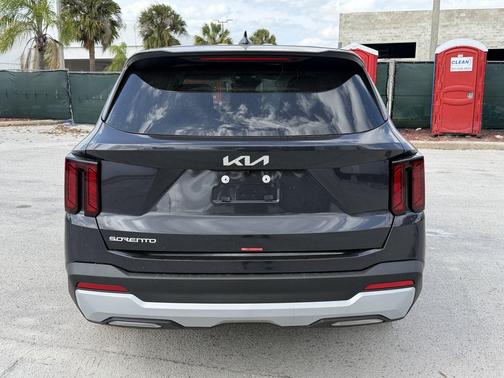 Metal 2026 Kia Sorento LX
