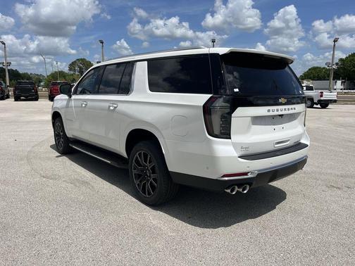2025 Chevrolet Suburban Premier