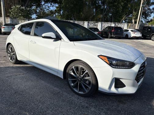 Chalk White 2019 Hyundai Veloster 2.0 Premium