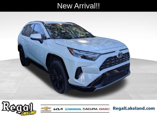 2022 Toyota RAV4 Hybrid SE