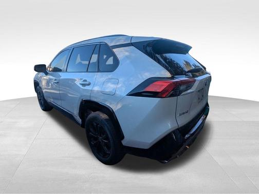 2022 Toyota RAV4 Hybrid SE