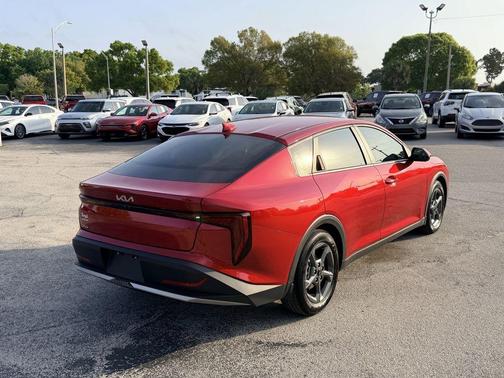 Currant Red 2025 Kia K4