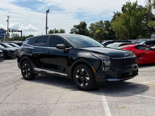Ebony Black 2026 Kia Sportage LX