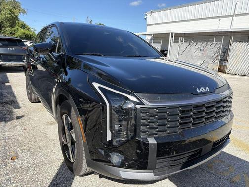 Ebony Black 2026 Kia Sportage LX