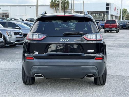 Diamond Black 2019 Jeep Cherokee Latitude Plus