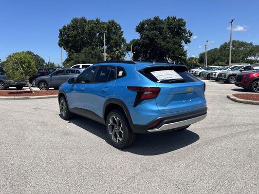 2025 Chevrolet Trax LT