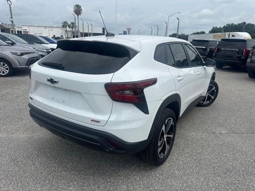 Summit White 2025 Chevrolet Trax 1RS