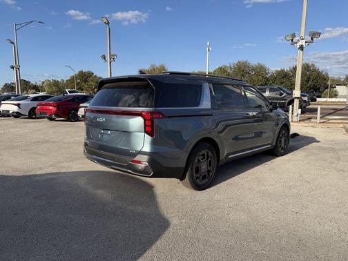 2026 Kia Carnival Hybrid SX