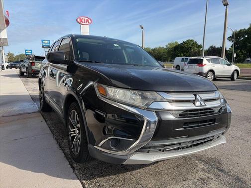 2016 Mitsubishi Outlander ES