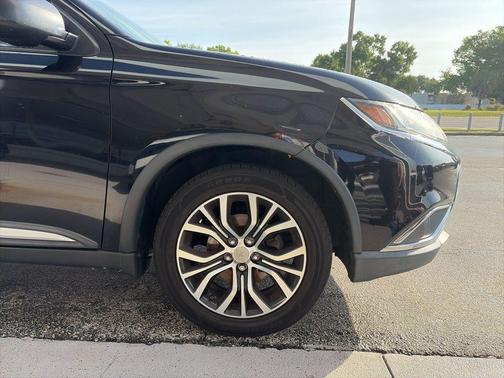 2016 Mitsubishi Outlander ES