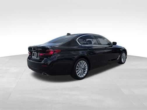 2021 BMW 530 i
