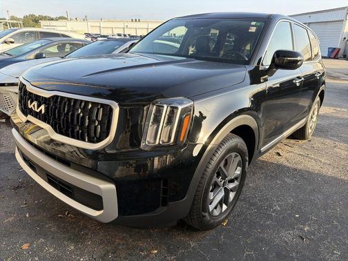 Ebony Black 2025 Kia Telluride LX