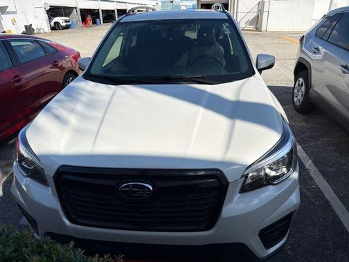 Crystal White Pearl 2019 Subaru Forester Sport