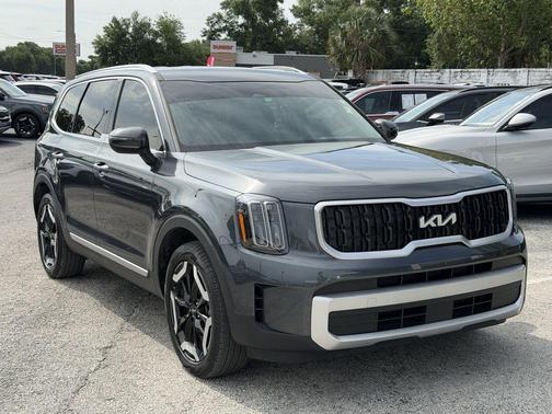 Gravity Gray 2024 Kia Telluride EX