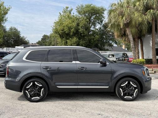 Gravity Gray 2024 Kia Telluride EX