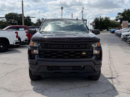 Dark Ash Metallic 2022 Chevrolet Silverado 1500 Custom