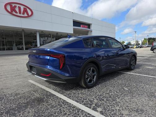 2025 Kia K4 LXS