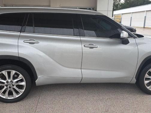 Silver 2023 Toyota Highlander L