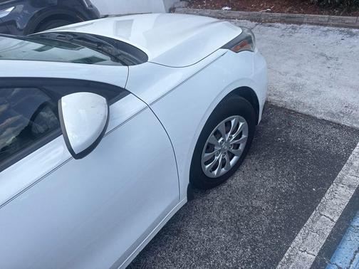 Clear White 2019 Kia Forte FE