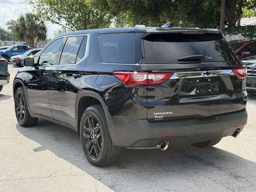 Mosaic Black Metallic 2021 Chevrolet Traverse LS