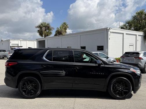 Mosaic Black Metallic 2021 Chevrolet Traverse LS