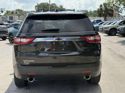 Mosaic Black Metallic 2021 Chevrolet Traverse LS