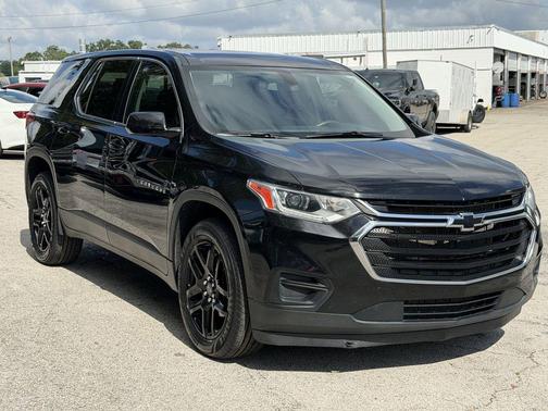 Mosaic Black Metallic 2021 Chevrolet Traverse LS
