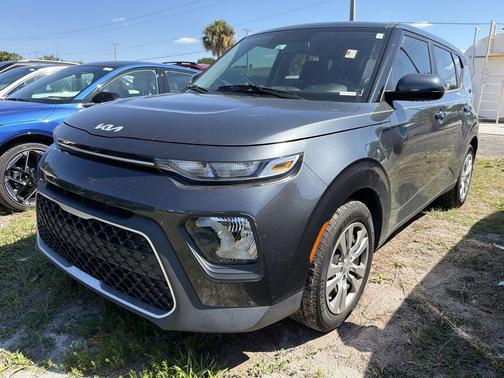Gravity Gray 2022 Kia Soul LX
