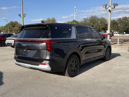 2026 Kia Carnival LXS