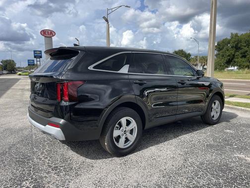 2026 Kia Sorento LX